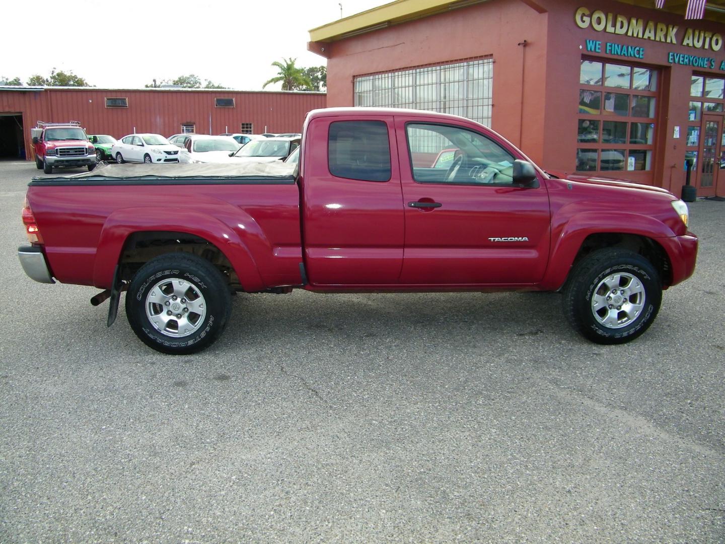 2007 Maroon /Grey Toyota Tacoma PreRunner Access Cab V6 2WD (5TETU62N87Z) with an 4.0L V6 DOHC 24V engine, Automatic transmission, located at 4000 Bee Ridge Road, Sarasota, FL, 34233, (941) 926-0300, 27.298664, -82.489151 - Photo#6